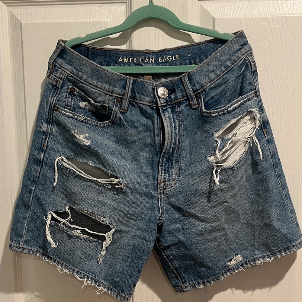 AE 90’s Boyfriend Short